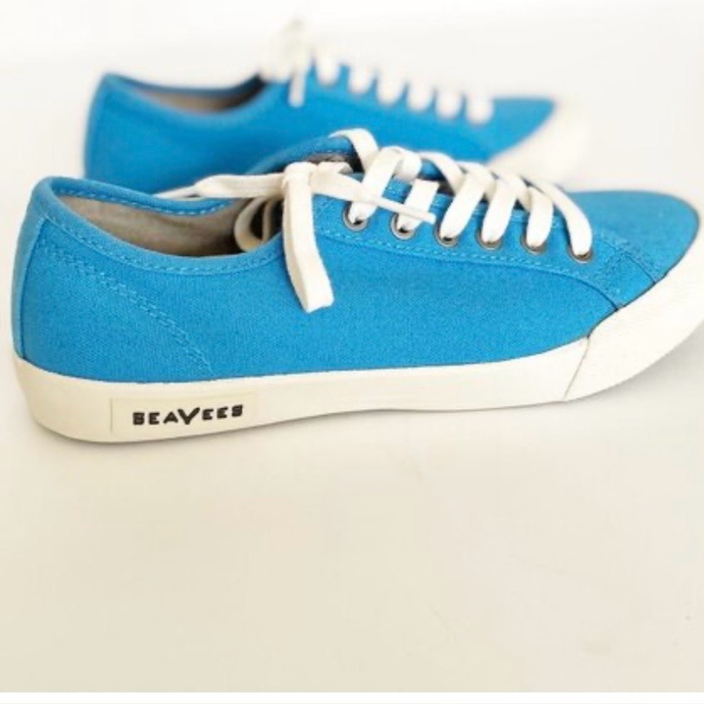 SeaVees blue lace up sneakers size 8